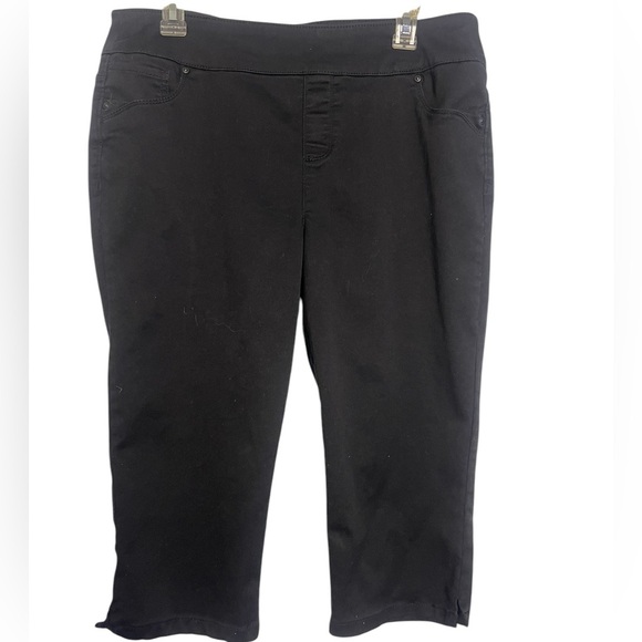 Intro. Love The Fit Stretch Black Capri Pants Size 12 - Picture 3 of 14